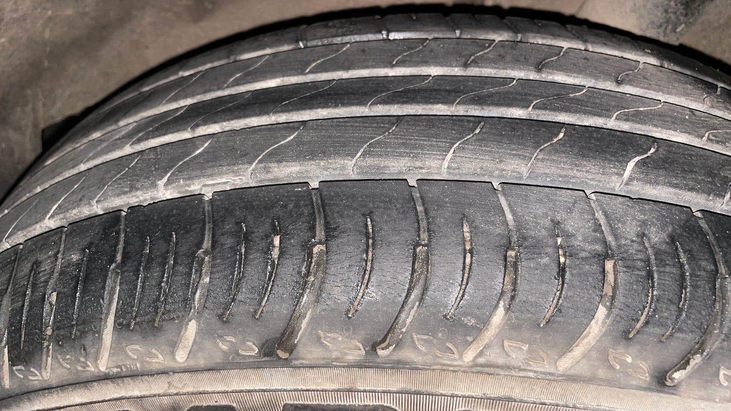 Used 2021 Renault Kiger RXZ Turbo CVT Petrol Automatic tyres LEFT REAR TYRE TREAD VIEW