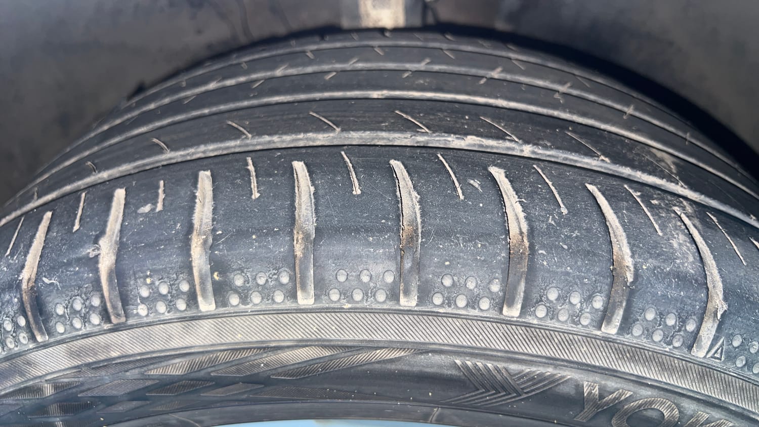 Used 2019 Skoda Octavia 1.8 TSI Style AT Petrol Automatic tyres RIGHT FRONT TYRE TREAD VIEW