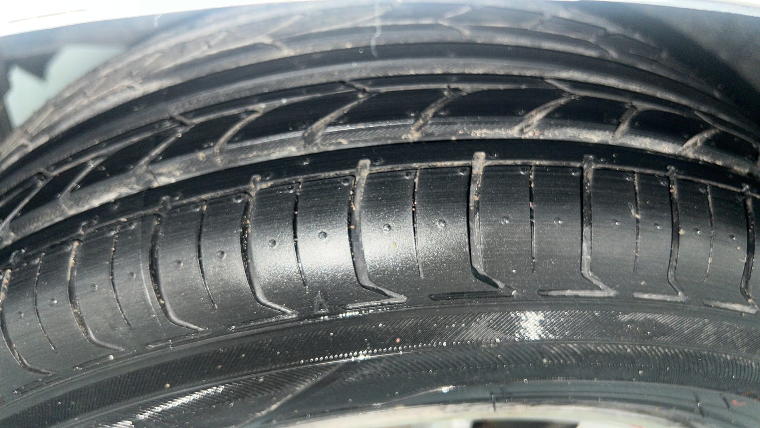 Used 2015 Honda Amaze 1.2 SX i-VTEC Petrol Manual tyres LEFT FRONT TYRE TREAD VIEW
