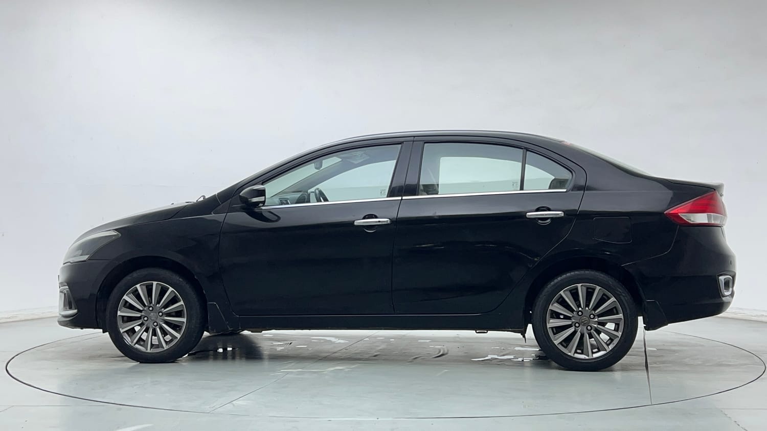 Used 2020 Maruti Suzuki Ciaz Alpha 1.5 AT Petrol Automatic exterior LEFT SIDE VIEW