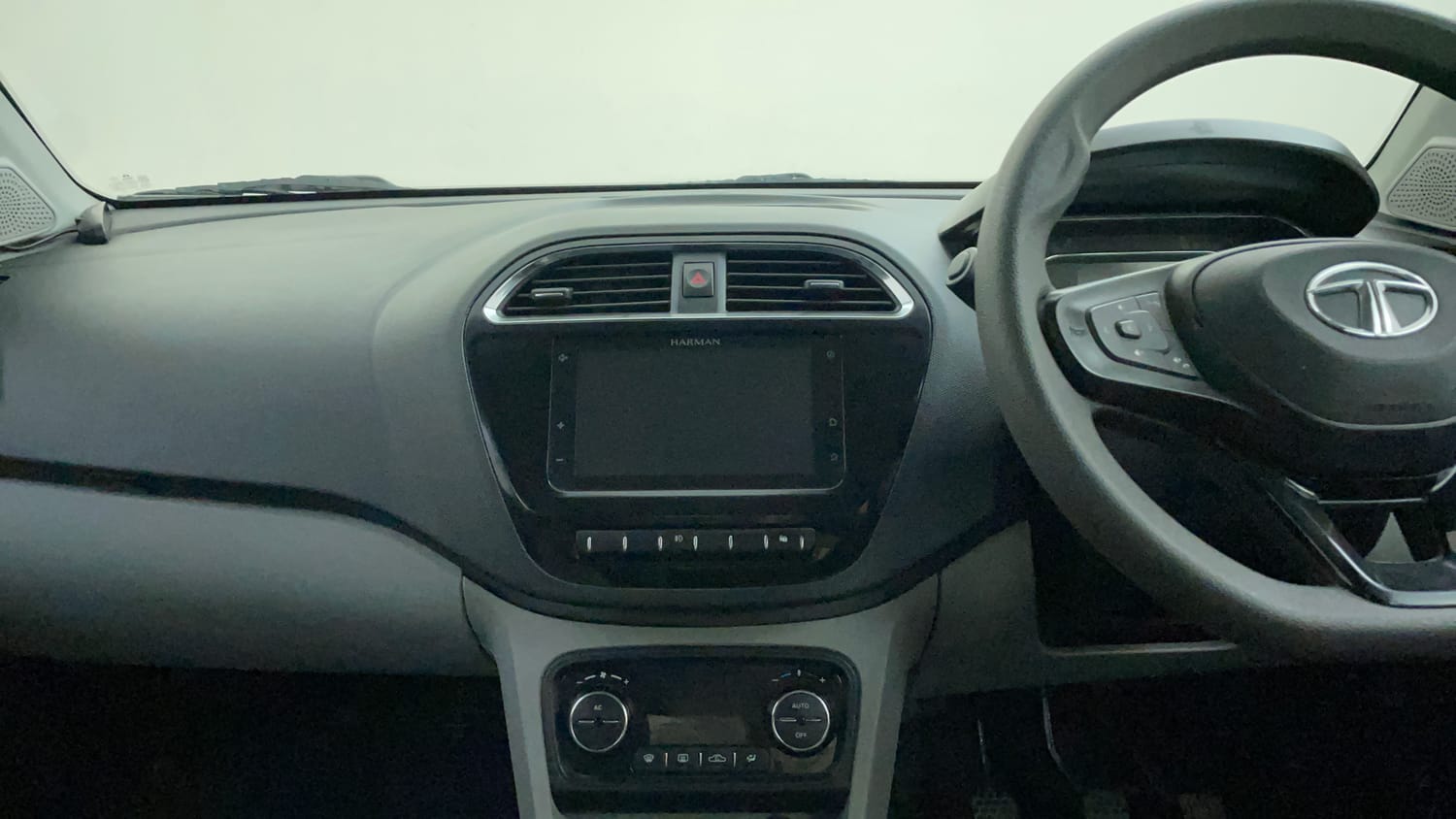 Used 2021 Tata Tiago XZ Plus Petrol Manual interior MUSIC SYSTEM & AC CONTROL VIEW