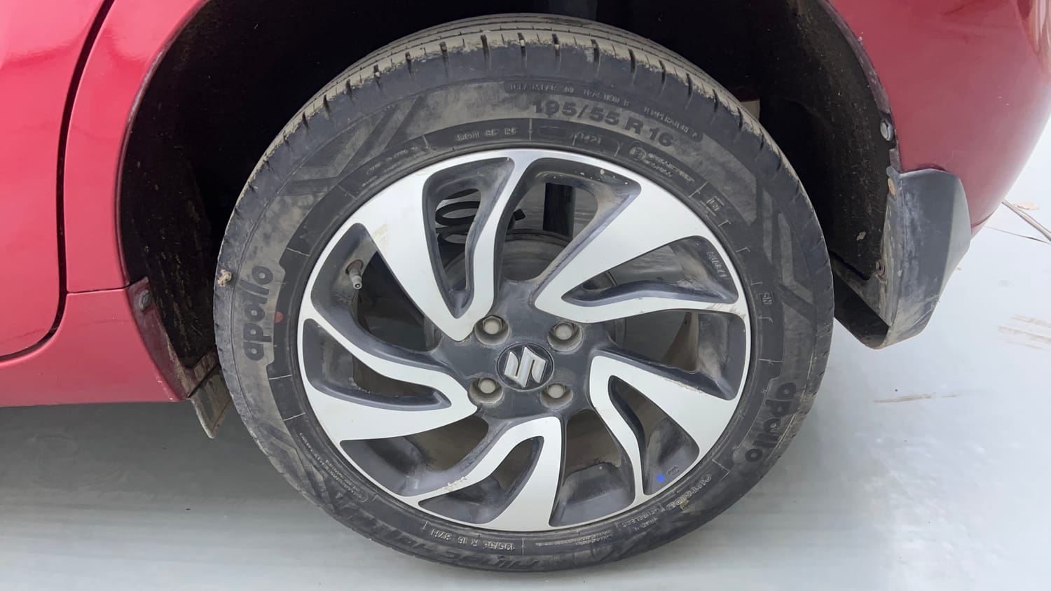Used 2021 Maruti Suzuki Baleno Zeta Petrol Manual tyres LEFT REAR TYRE RIM VIEW
