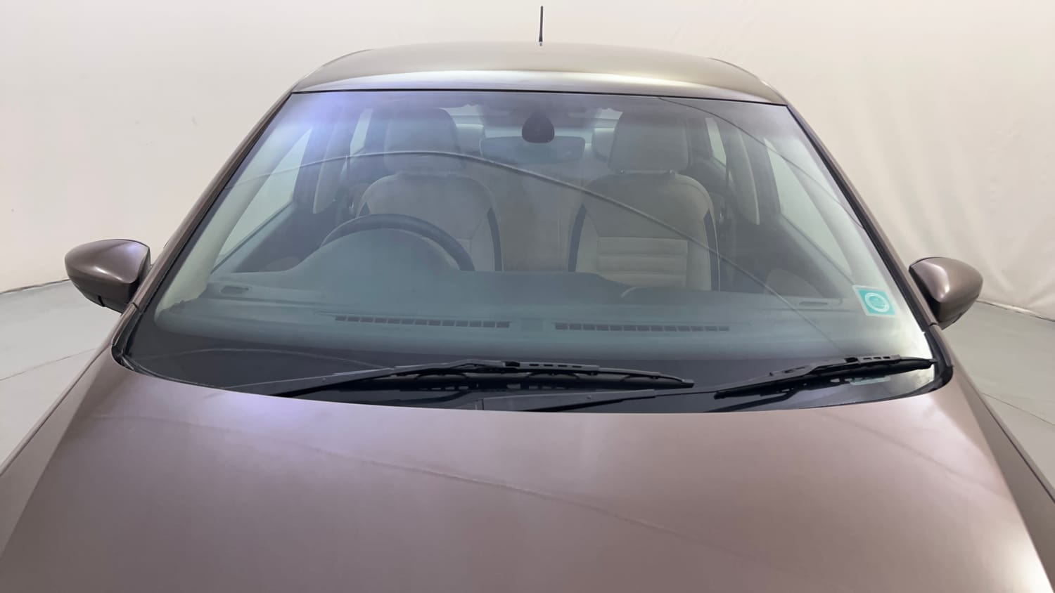 Used 2016 Volkswagen Ameo Highline1.2L (P) Petrol Manual exterior FRONT WINDSHIELD VIEW