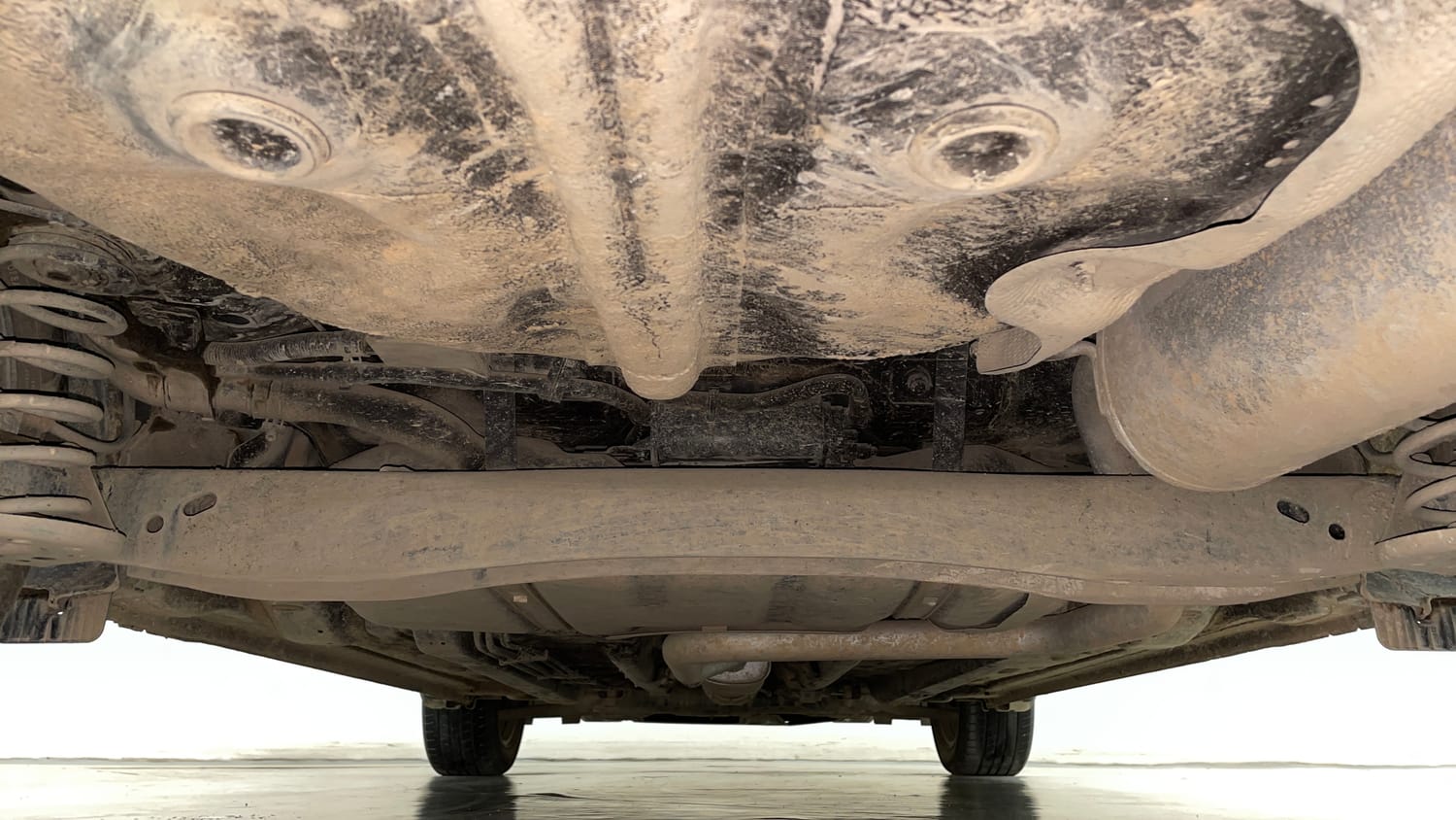 Used 2024 Hyundai Verna SX (O) 1.5 Turbo Petrol DCT Petrol Automatic extra REAR UNDERBODY VIEW (TAKEN FROM REAR)