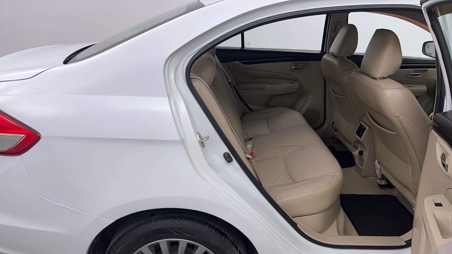 Used 2015 Maruti Suzuki Ciaz ZXI+ Petrol Manual interior RIGHT SIDE REAR DOOR CABIN VIEW