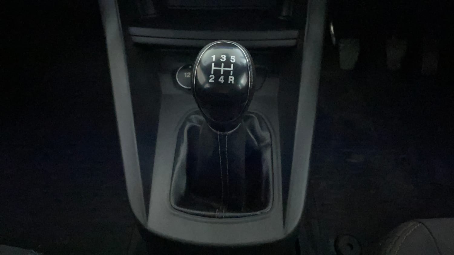 Used 2021 Ford Freestyle Titanium Plus 1.2 Ti-VCT Petrol Manual interior GEAR  KNOB VIEW