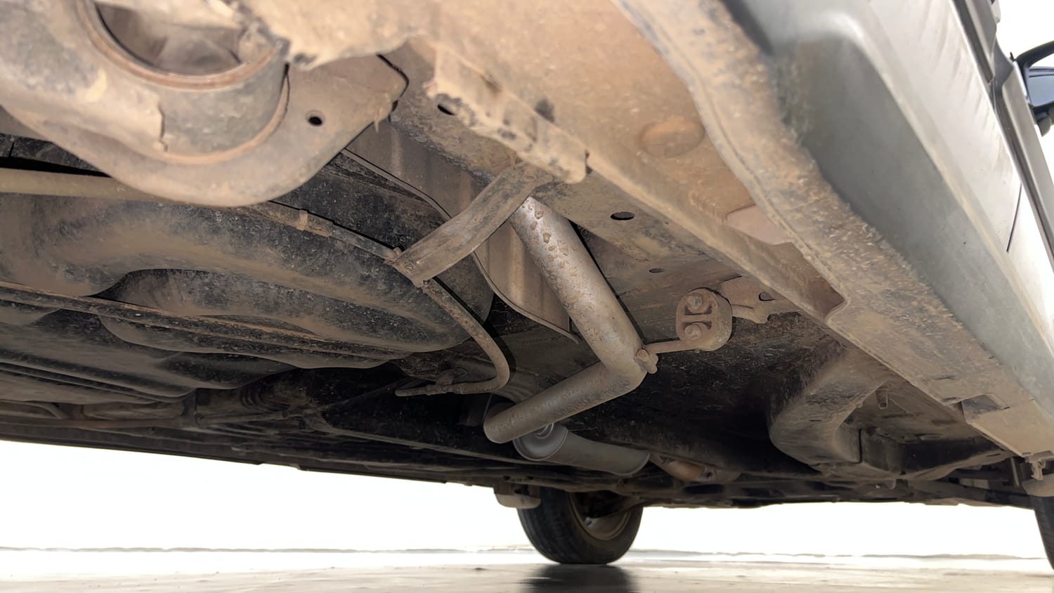 Used 2018 Honda BR-V V CVT Petrol Petrol Automatic extra REAR RIGHT UNDERBODY VIEW