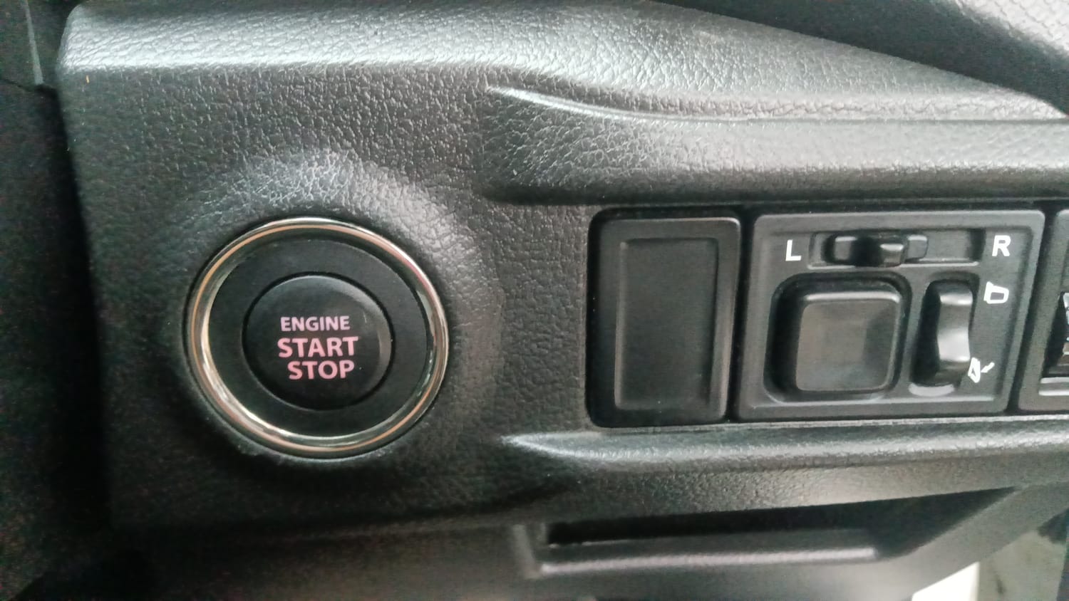 Used 2020 maruti-suzuki Vitara Brezza ZXi Plus Petrol Manual top_features Keyless start