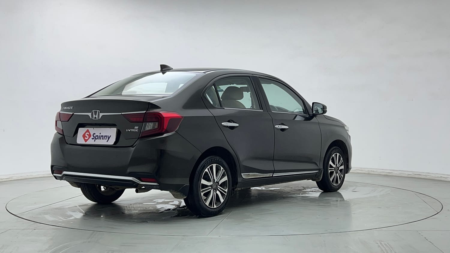 Used 2022 Honda Amaze VX CVT 1.2 Petrol Petrol Automatic exterior RIGHT REAR CORNER VIEW