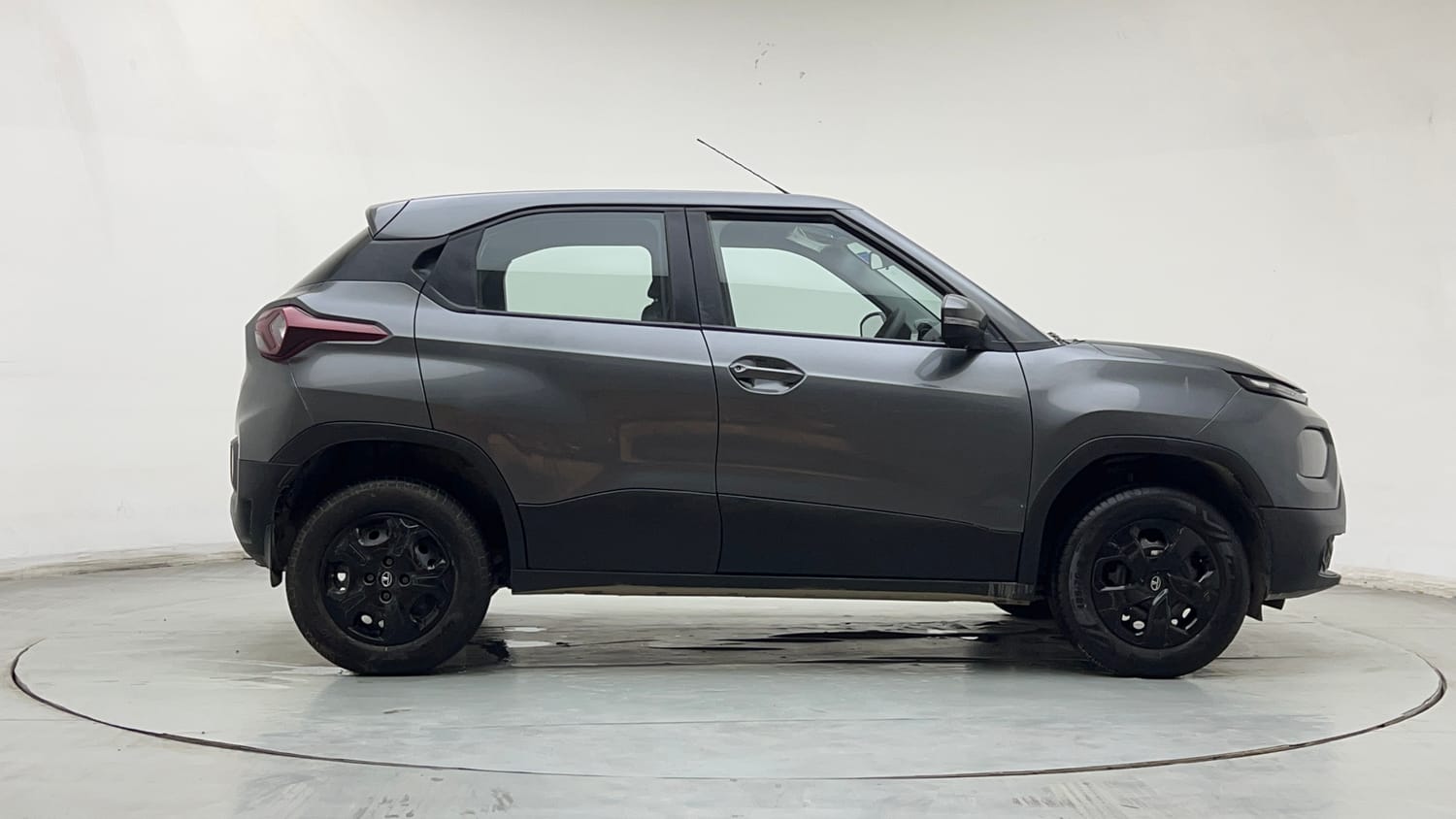 Used 2022 Tata Punch Adventure MT Petrol Manual exterior RIGHT SIDE VIEW