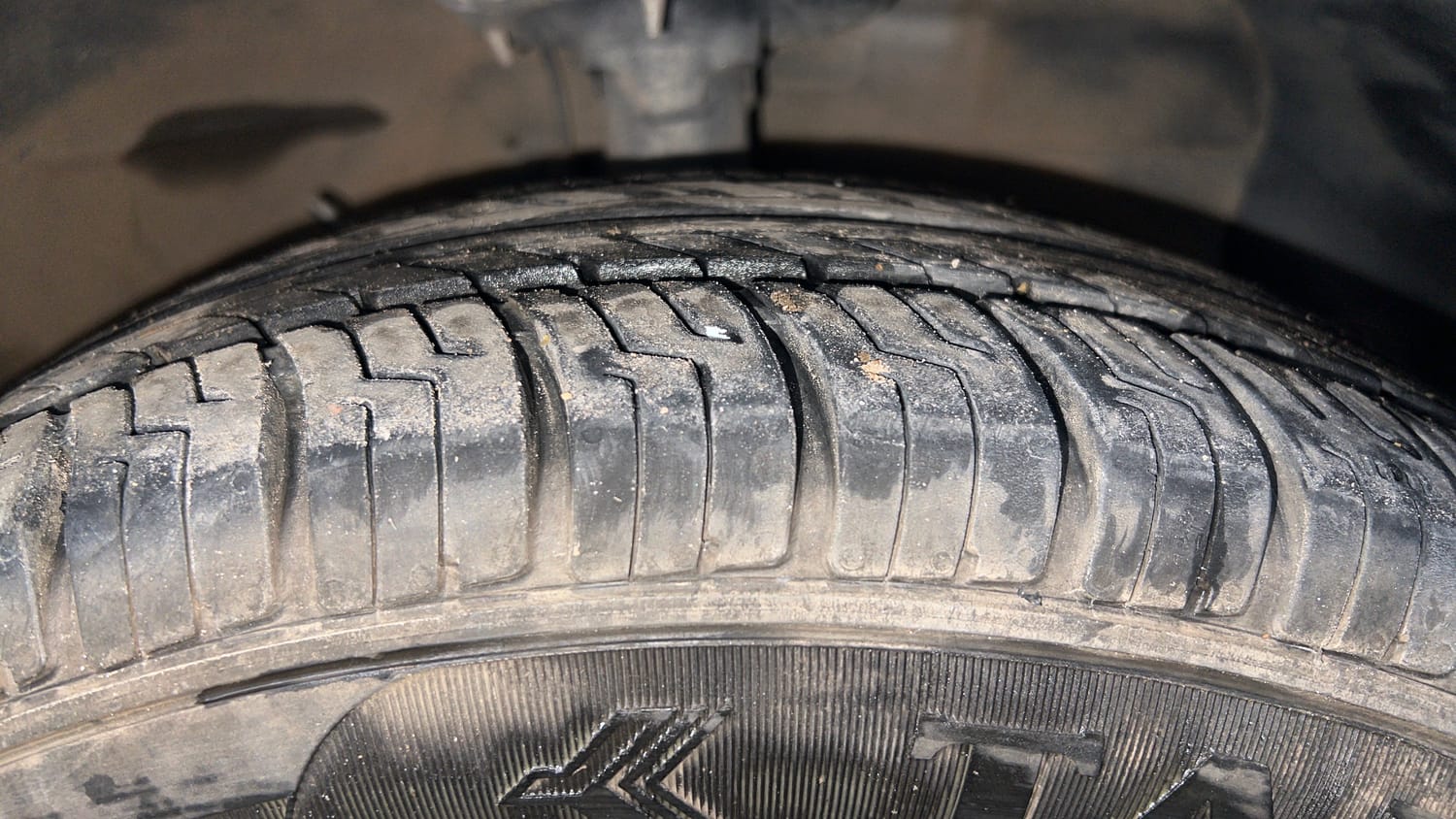Used 2021 Hyundai Santro Sportz AMT Petrol Automatic tyres RIGHT FRONT TYRE TREAD VIEW
