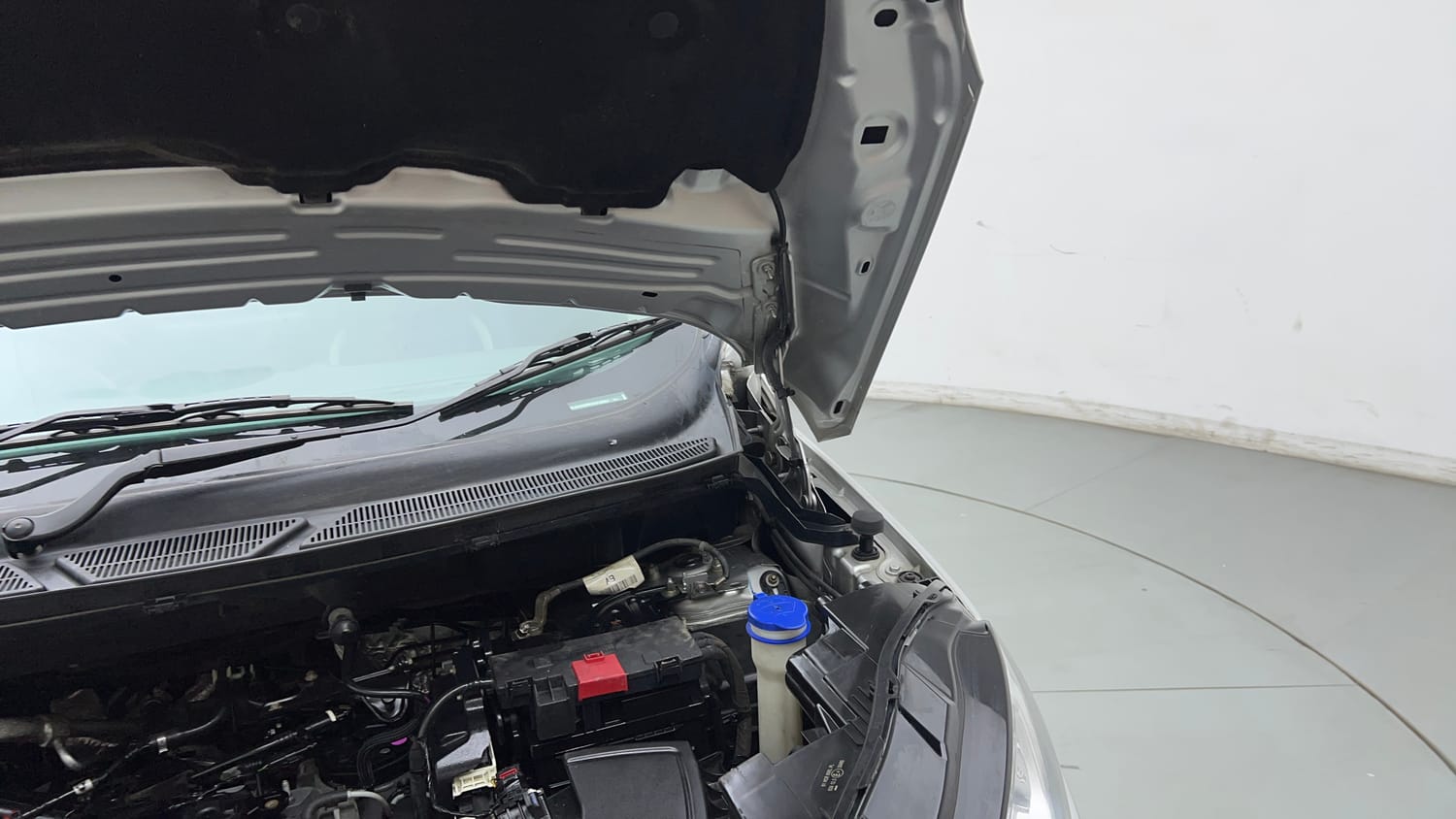 Used 2019 Ford EcoSport Titanium 1.5L TDCi Diesel Manual engine ENGINE LEFT SIDE HINGE & APRON VIEW