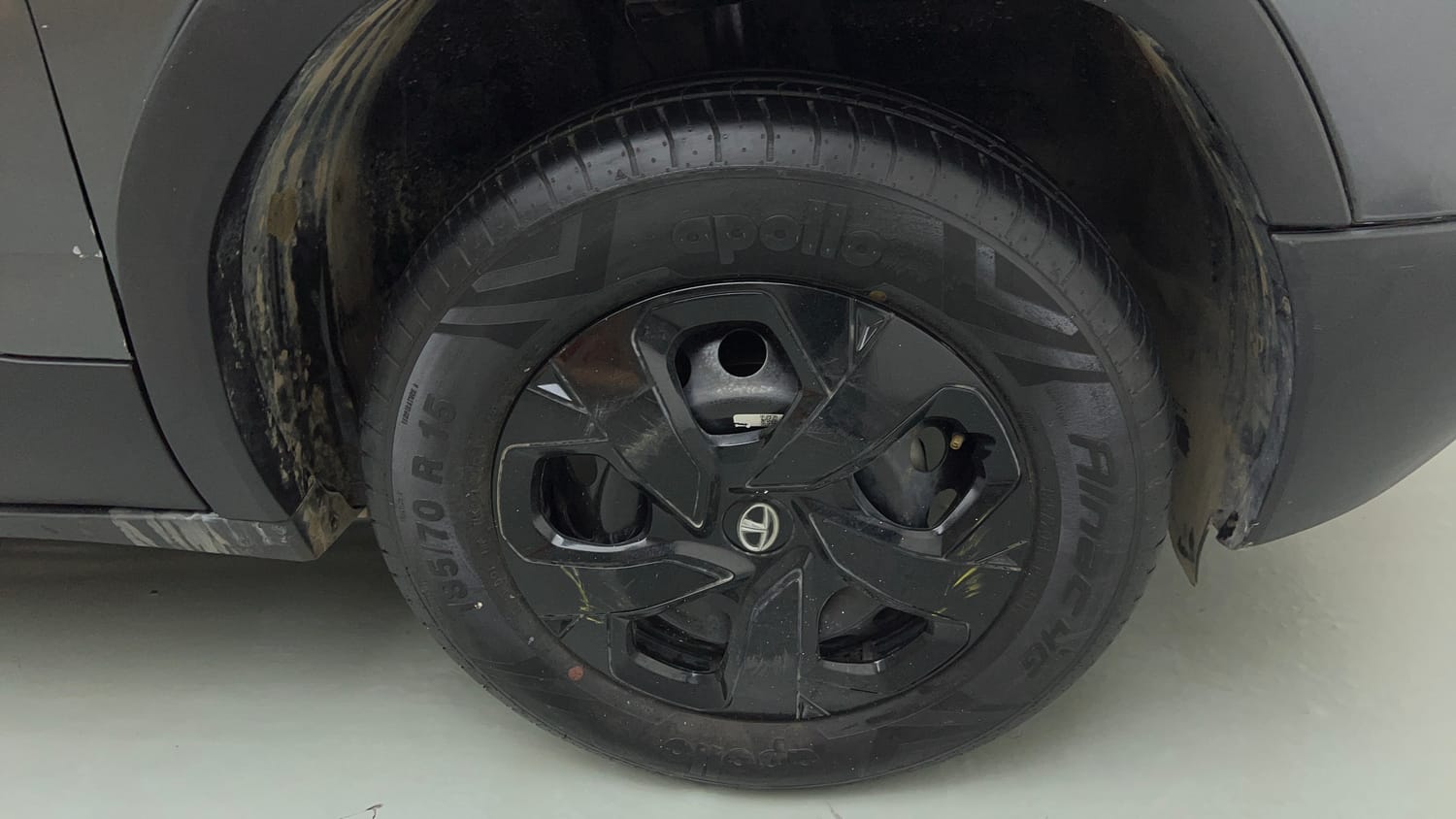 Used 2022 Tata Punch Adventure MT Petrol Manual tyres RIGHT FRONT TYRE RIM VIEW