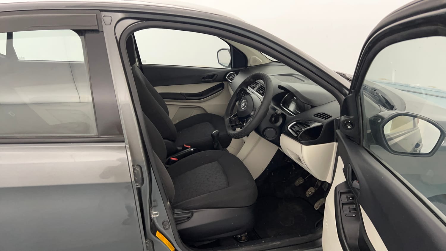 Used 2023 Tata Tigor XZ CNG Cng Manual interior RIGHT SIDE FRONT DOOR CABIN VIEW