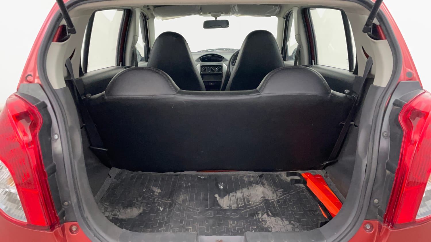 Used 2018 Maruti Suzuki Alto 800 LXi Petrol Manual interior DICKY INSIDE VIEW