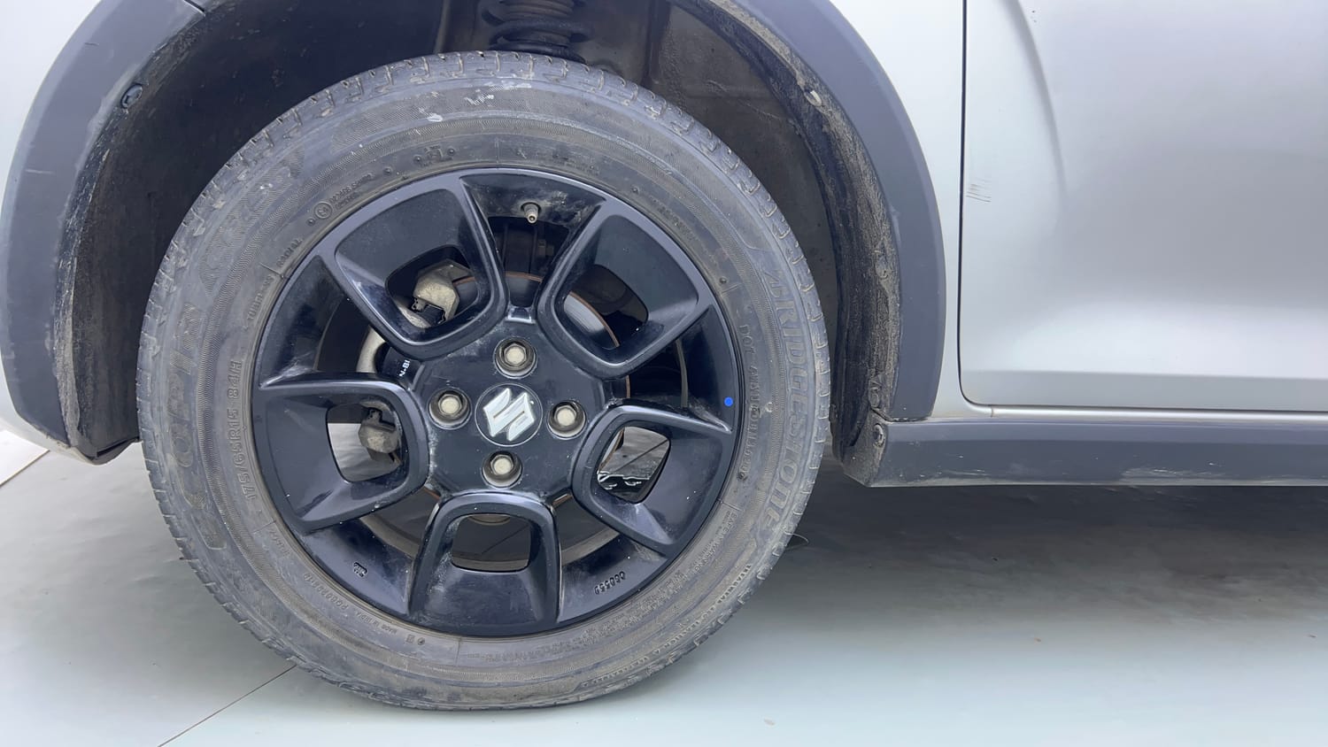 Used 2021 Maruti Suzuki Ignis Zeta 1.2 MT Petrol Manual tyres LEFT FRONT TYRE RIM VIEW