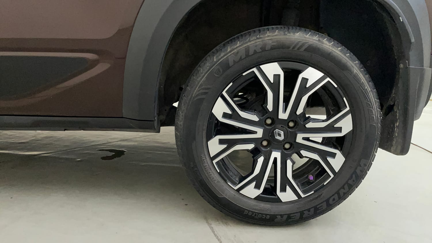 Used 2021 Renault Kiger RXZ Turbo CVT Petrol Automatic tyres LEFT REAR TYRE RIM VIEW
