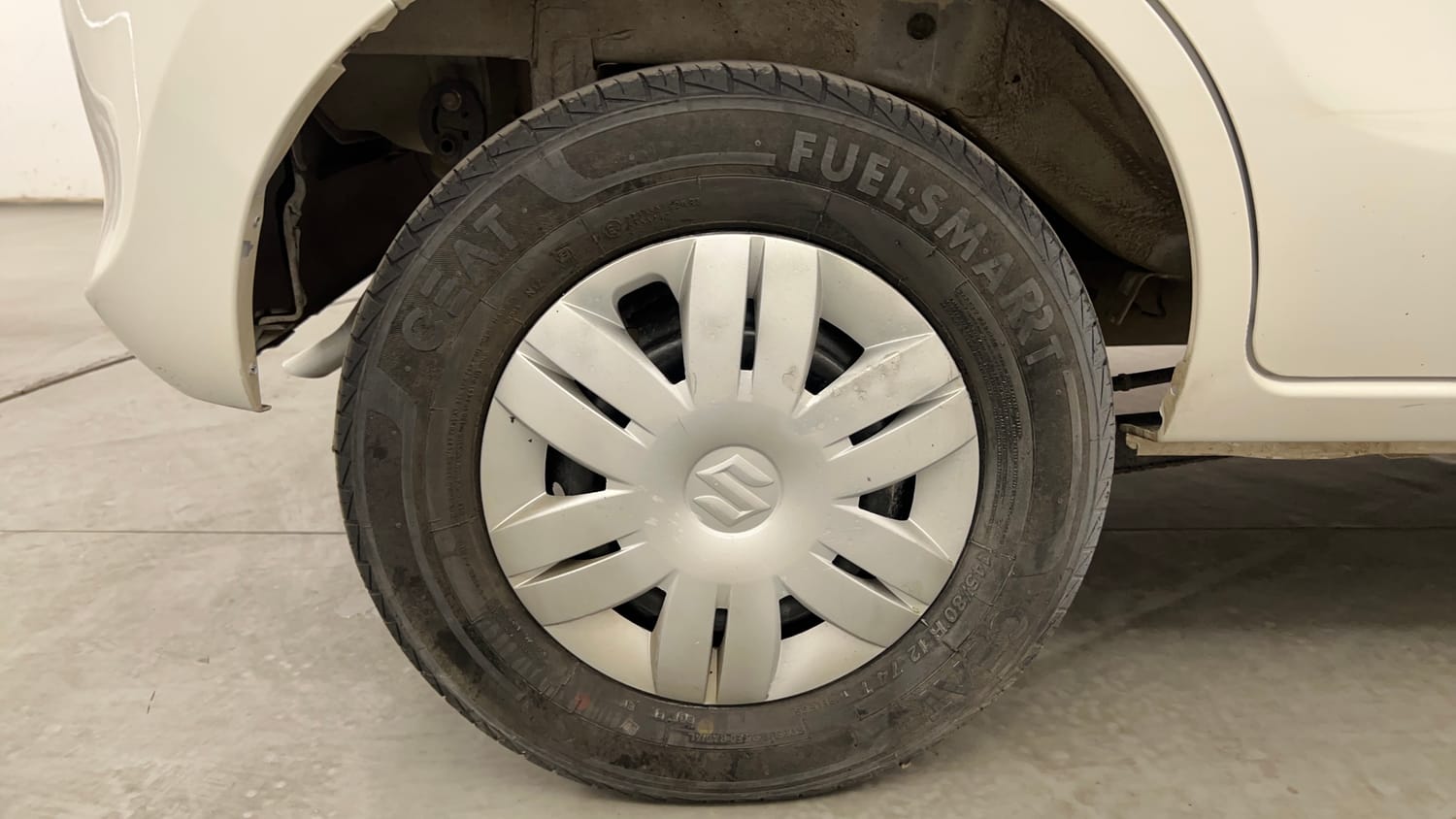 Used 2020 Maruti Suzuki Alto 800 LXi Petrol Manual tyres RIGHT REAR TYRE RIM VIEW