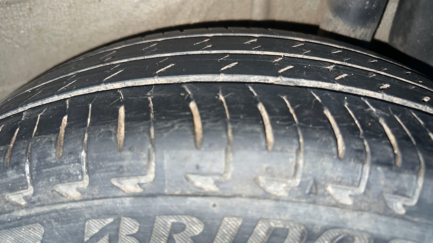 Used 2021 Maruti Suzuki Ignis Zeta 1.2 MT Petrol Manual tyres LEFT REAR TYRE TREAD VIEW