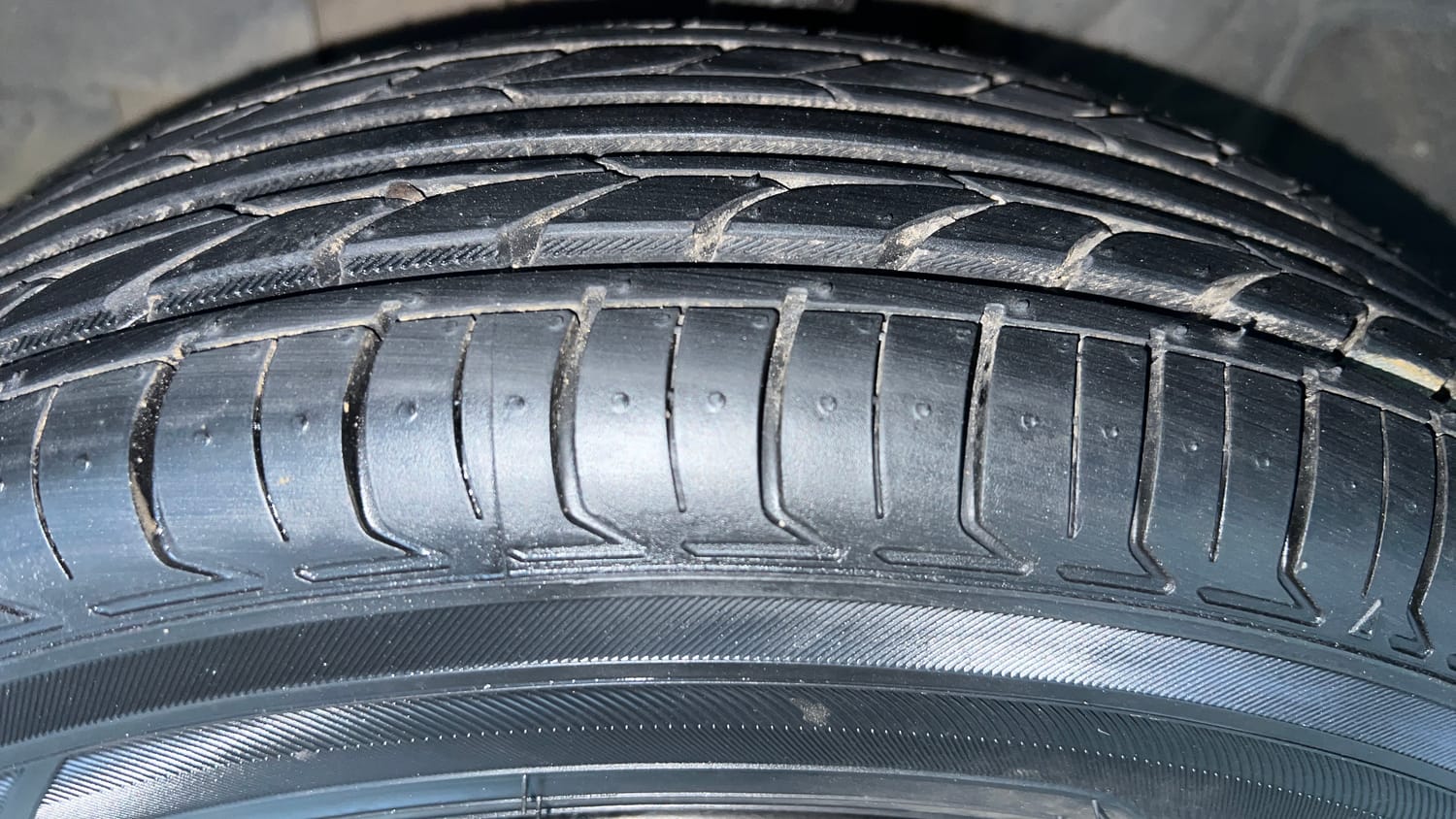 Used 2017 Datsun Redi-GO S Petrol Manual tyres LEFT FRONT TYRE TREAD VIEW