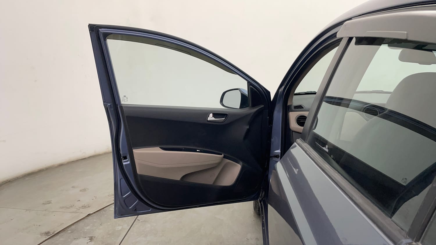 Used 2016 Hyundai Xcent SX 1.2 Petrol Manual interior LEFT FRONT DOOR OPEN VIEW