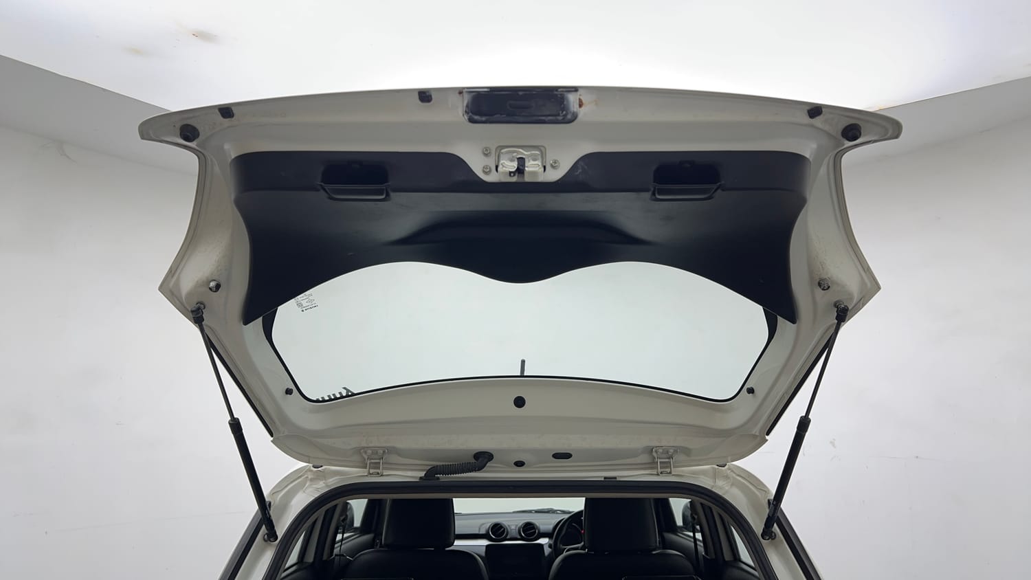 Used 2021 Maruti Suzuki Swift VXi Petrol Manual interior DICKY DOOR OPEN VIEW