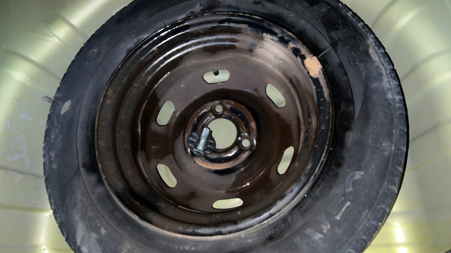 Used 2017 Datsun Redi-GO S Petrol Manual tyres SPARE TYRE VIEW