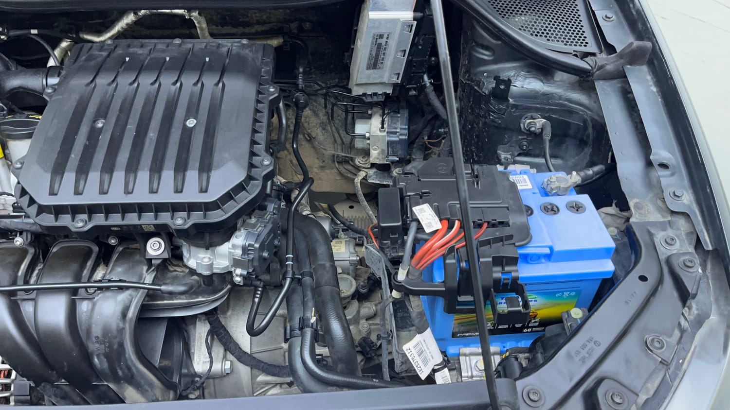 Used 2018 Volkswagen Ameo Comfortline 1.0L (P) Petrol Manual engine ENGINE LEFT SIDE VIEW