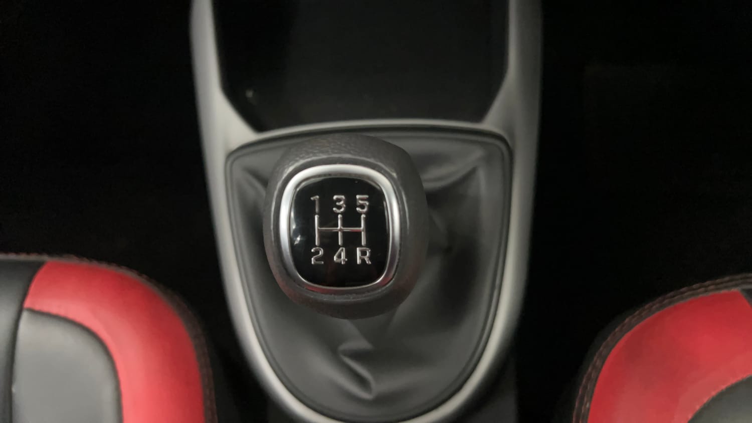 Used 2023 Hyundai Grand i10 Nios Sportz 1.2 Kappa VTVT CNG Cng Manual interior GEAR  KNOB VIEW