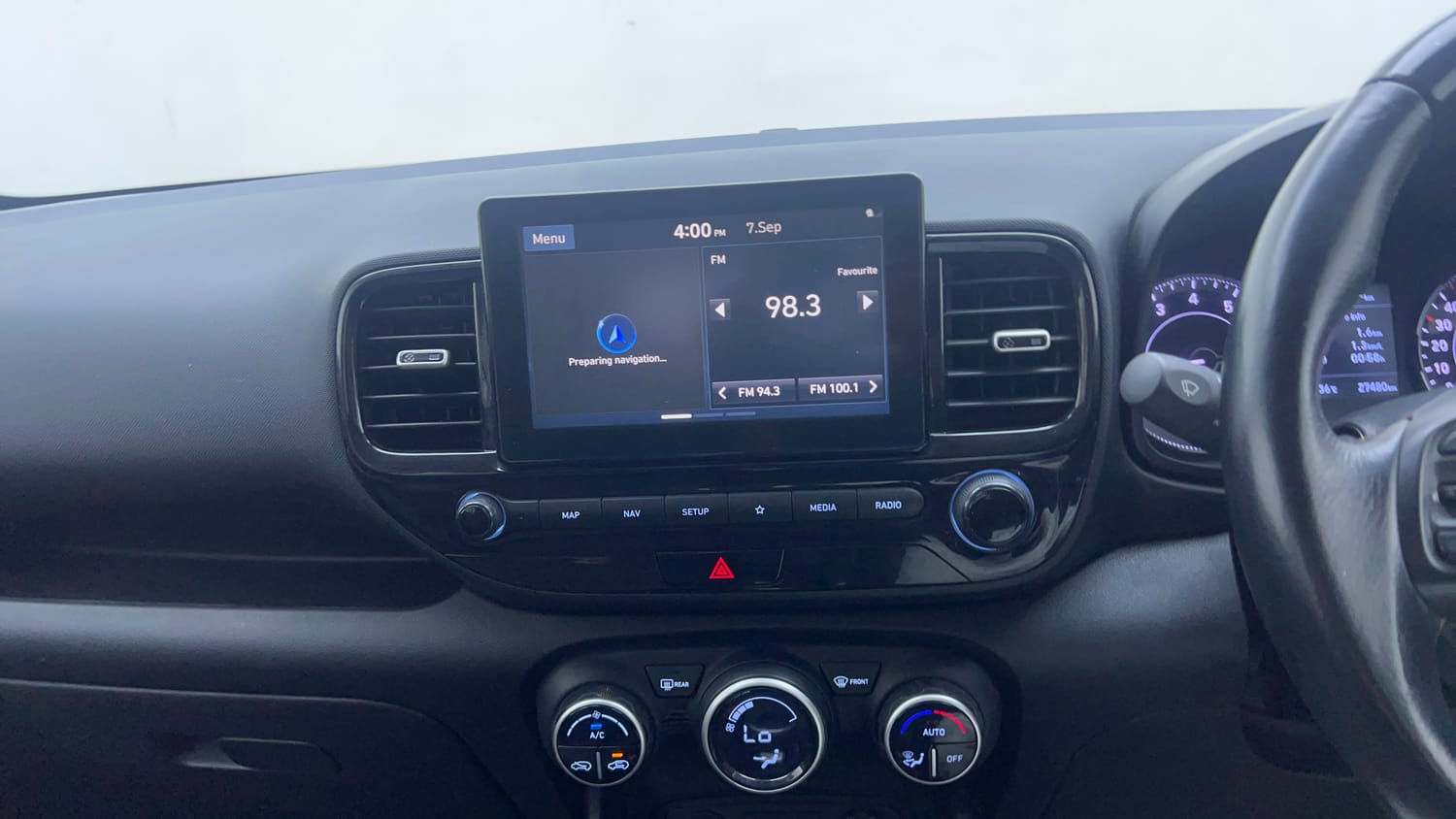 Used 2019 Hyundai Venue SX Plus 1.0 Turbo DCT Dual Tone Petrol Automatic interior MUSIC SYSTEM & AC CONTROL VIEW