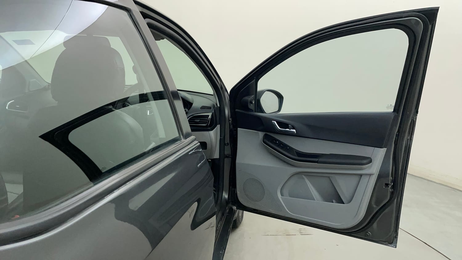 Used 2021 Tata Tiago XZ Plus Petrol Manual interior RIGHT FRONT DOOR OPEN VIEW