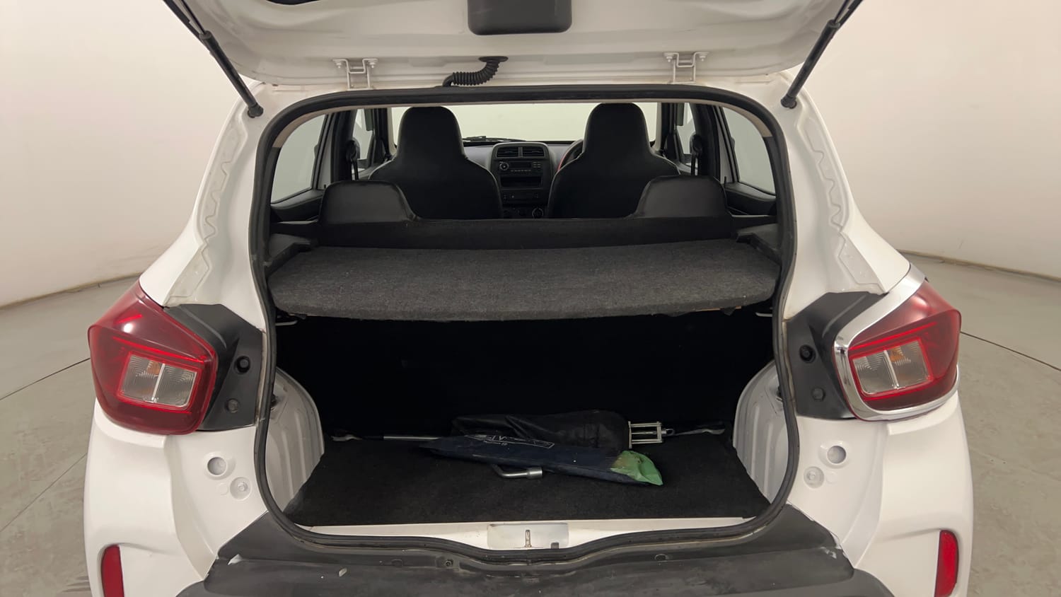 Used 2020 Renault Kwid RXL Petrol Manual interior DICKY INSIDE VIEW