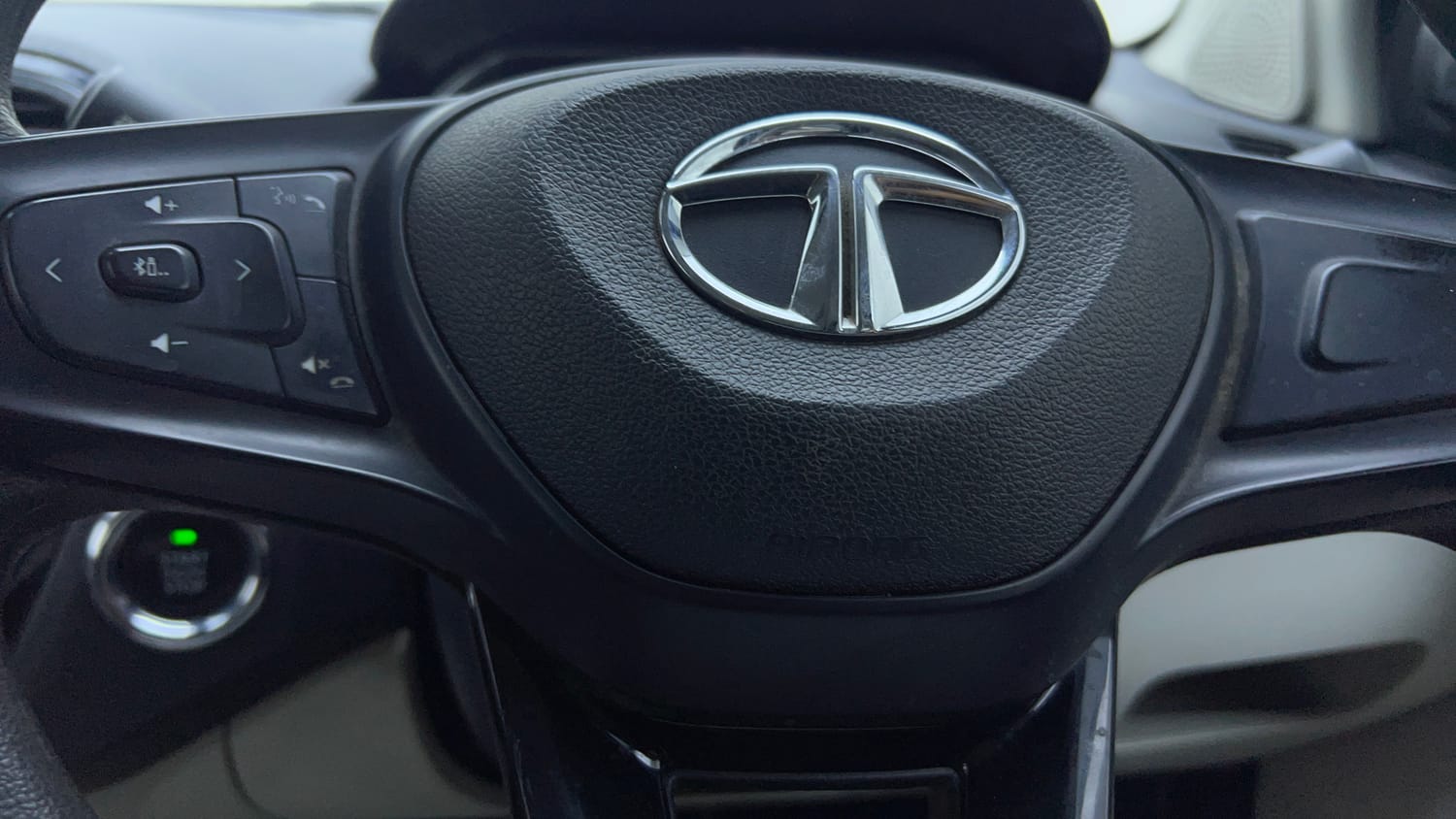 Used 2022 Tata Tigor XZ Plus CNG Cng Manual top_features Airbags