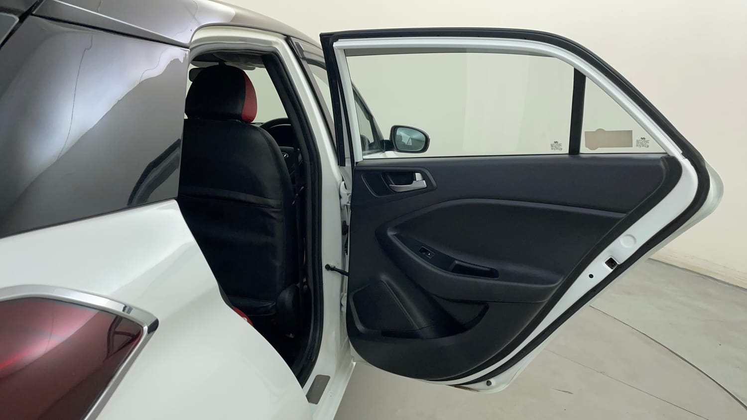 Used 2019 Hyundai Elite i20 Sportz Plus 1.2 Dual Tone Petrol Manual interior RIGHT REAR DOOR OPEN VIEW