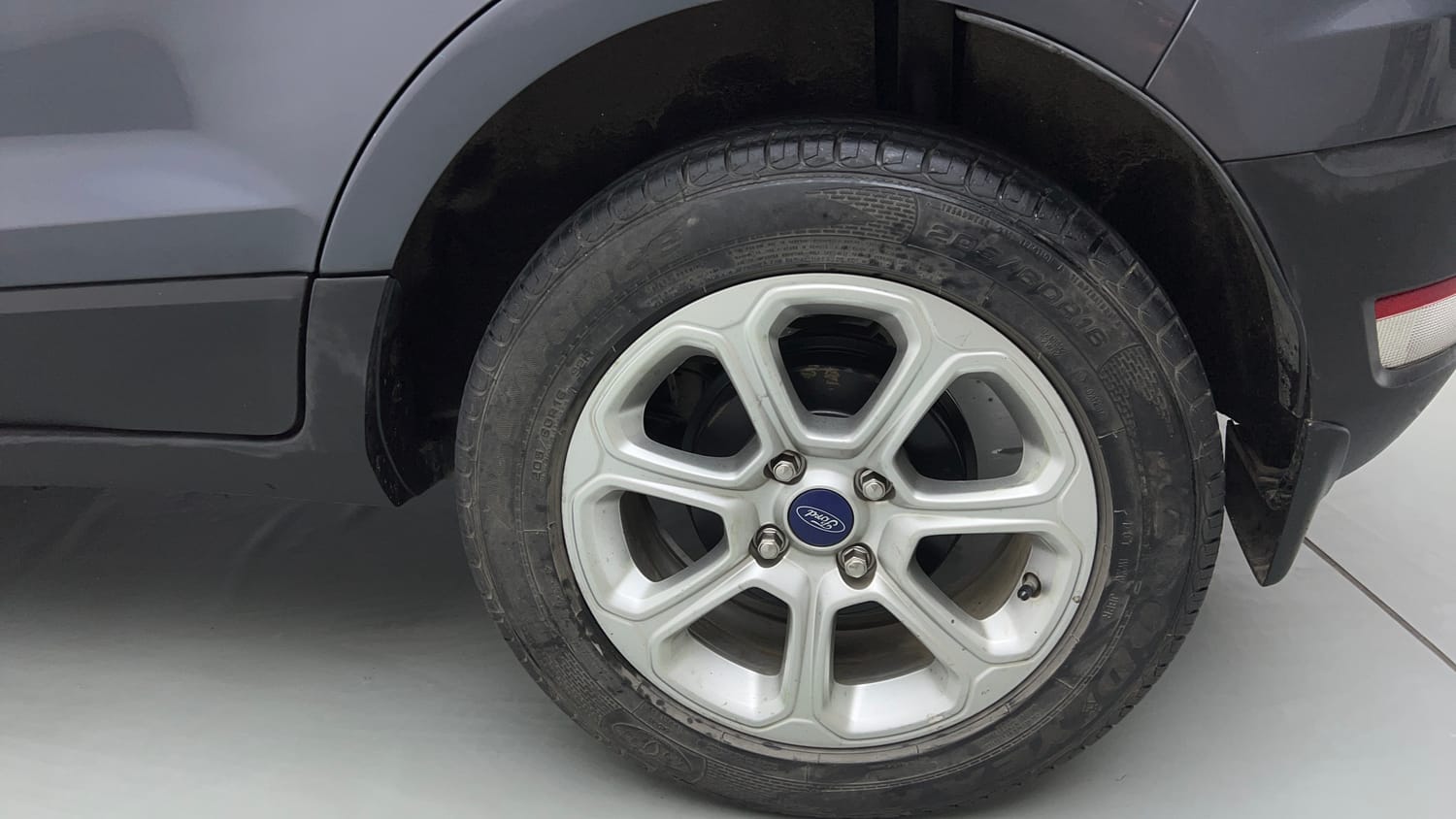 Used 2019 Ford EcoSport Titanium + 1.5L Ti-VCT AT Petrol Automatic tyres LEFT REAR TYRE RIM VIEW
