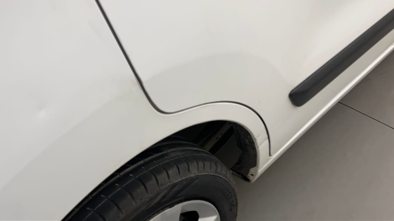 Used 2016 Maruti Suzuki Wagon R 1.0 VXI AMT Petrol Automatic dents MINOR DENT