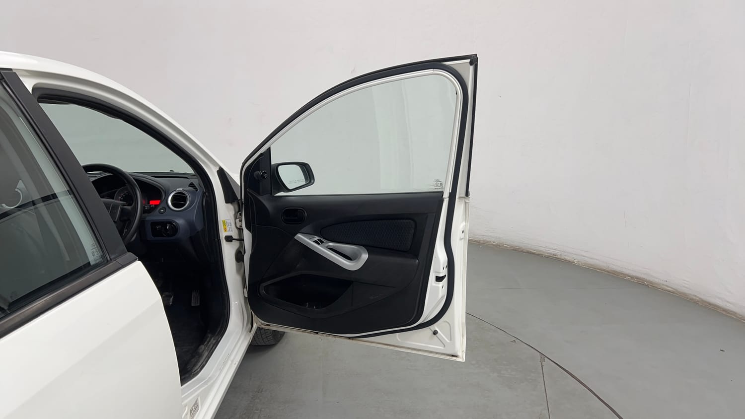 Used 2013 Ford Figo Duratec Petrol Titanium 1.2 Petrol Manual interior RIGHT FRONT DOOR OPEN VIEW