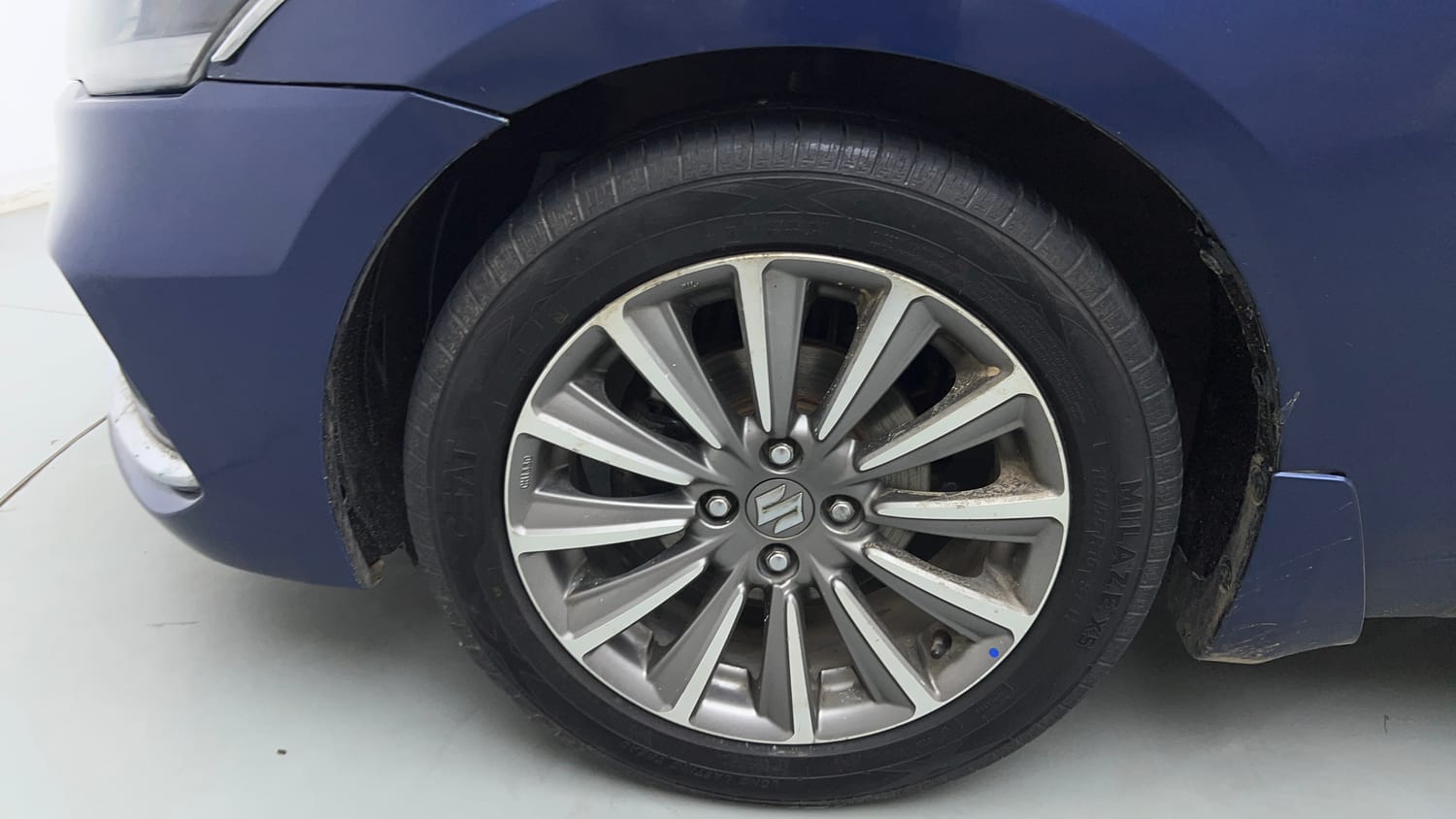 Used 2018 Maruti Suzuki Ciaz Alpha Hybrid 1.5 Petrol Manual tyres LEFT FRONT TYRE RIM VIEW