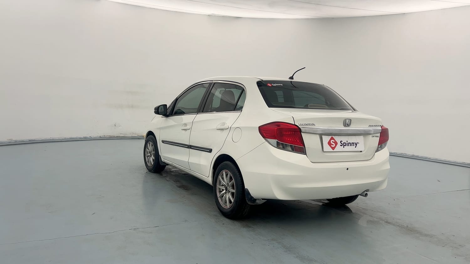 Used 2015 Honda Amaze 1.2 SX i-VTEC Petrol Manual exterior LEFT REAR CORNER VIEW
