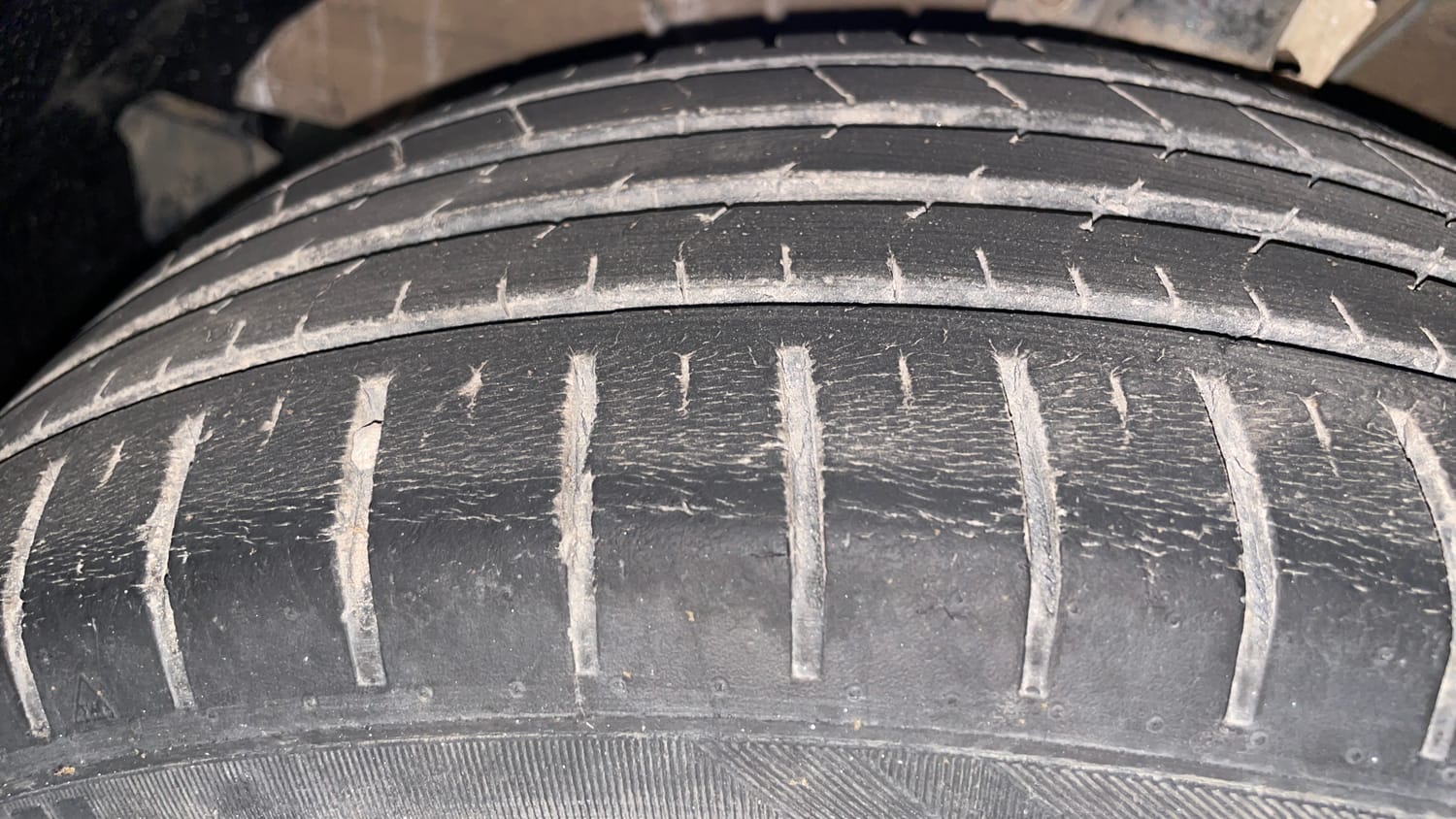 Used 2019 Maruti Suzuki Baleno Alpha Automatic Petrol Automatic tyres LEFT FRONT TYRE TREAD VIEW