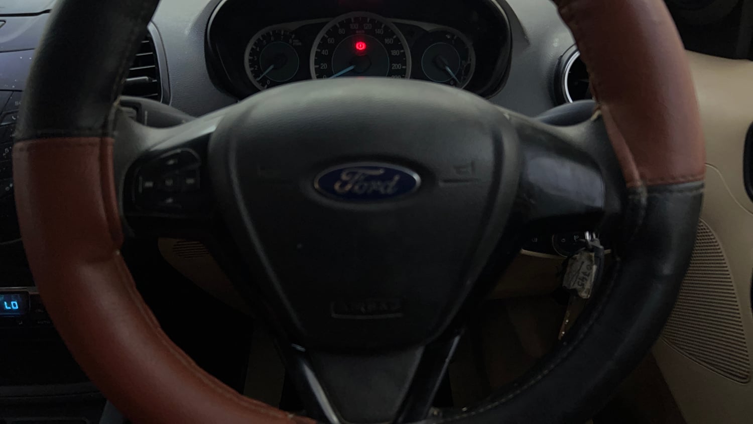 Used 2019 Ford Figo Aspire Titanium 1.2 Ti-VCT Petrol Manual top_features Airbags