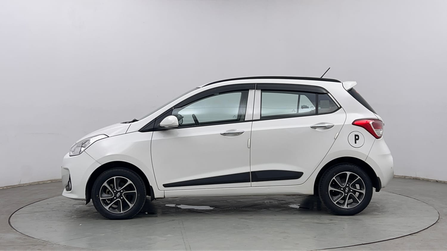 Used 2017 Hyundai Grand i10 Asta 1.2 Kappa VTVT Petrol Manual exterior LEFT SIDE VIEW