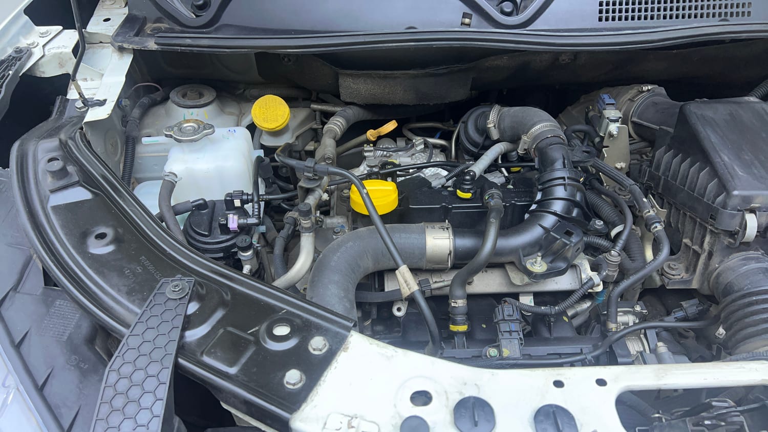 Used 2021 Nissan Magnite XV Premium Turbo CVT Petrol Automatic engine ENGINE RIGHT SIDE VIEW