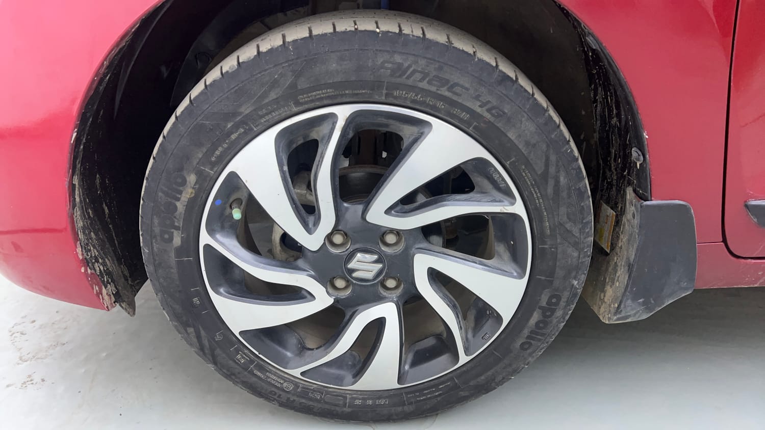 Used 2021 Maruti Suzuki Baleno Zeta Petrol Manual tyres LEFT FRONT TYRE RIM VIEW