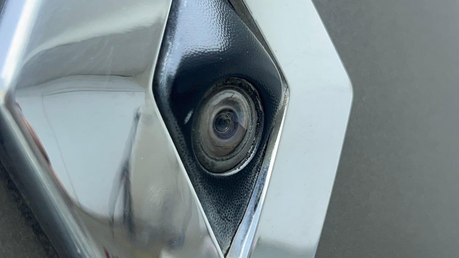 Used 2019 Renault Kwid RXT Opt Petrol Manual top_features Rear camera