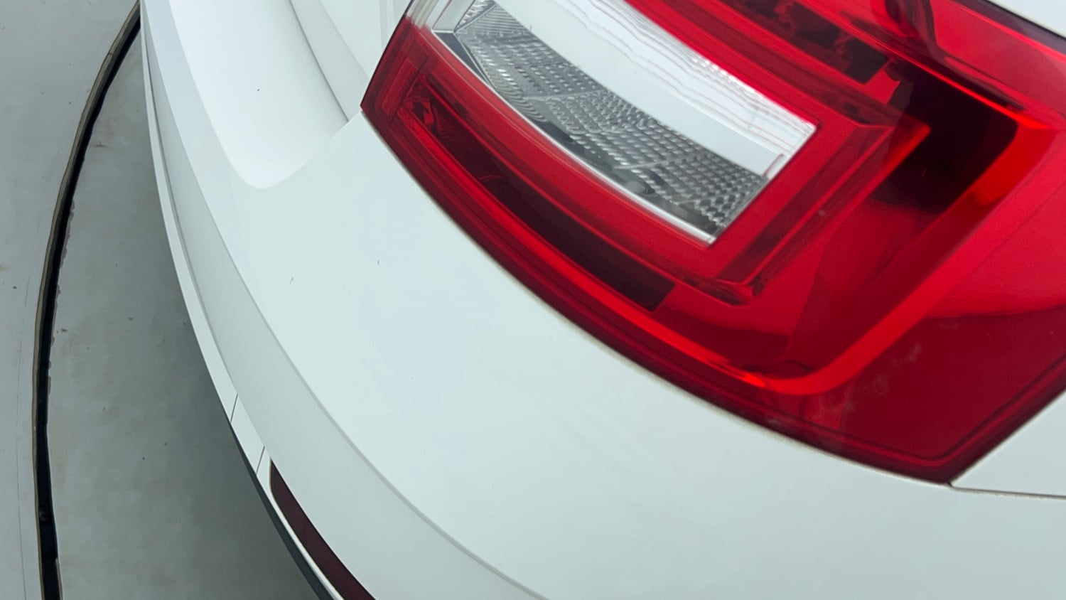 Used 2019 Skoda Octavia 1.8 TSI Style AT Petrol Automatic dents MINOR SCRATCH