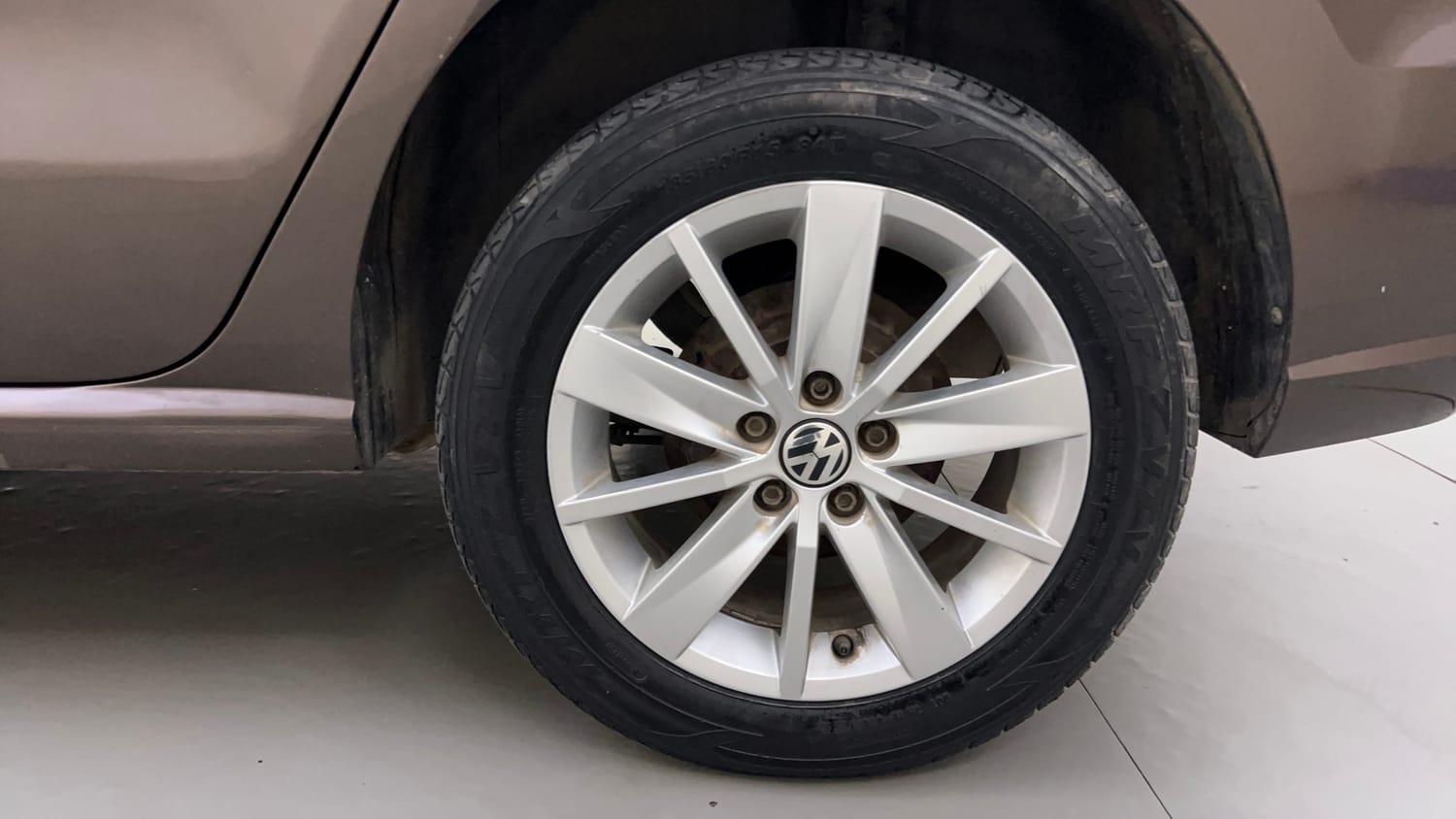Used 2016 Volkswagen Ameo Highline1.2L (P) Petrol Manual tyres LEFT REAR TYRE RIM VIEW