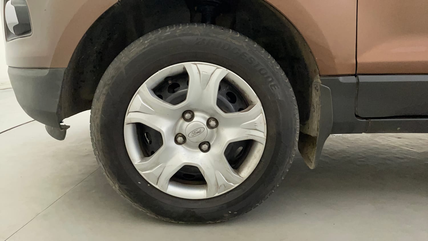 Used 2017 Ford EcoSport Trend+ 1.0L EcoBoost Petrol Manual tyres LEFT FRONT TYRE RIM VIEW