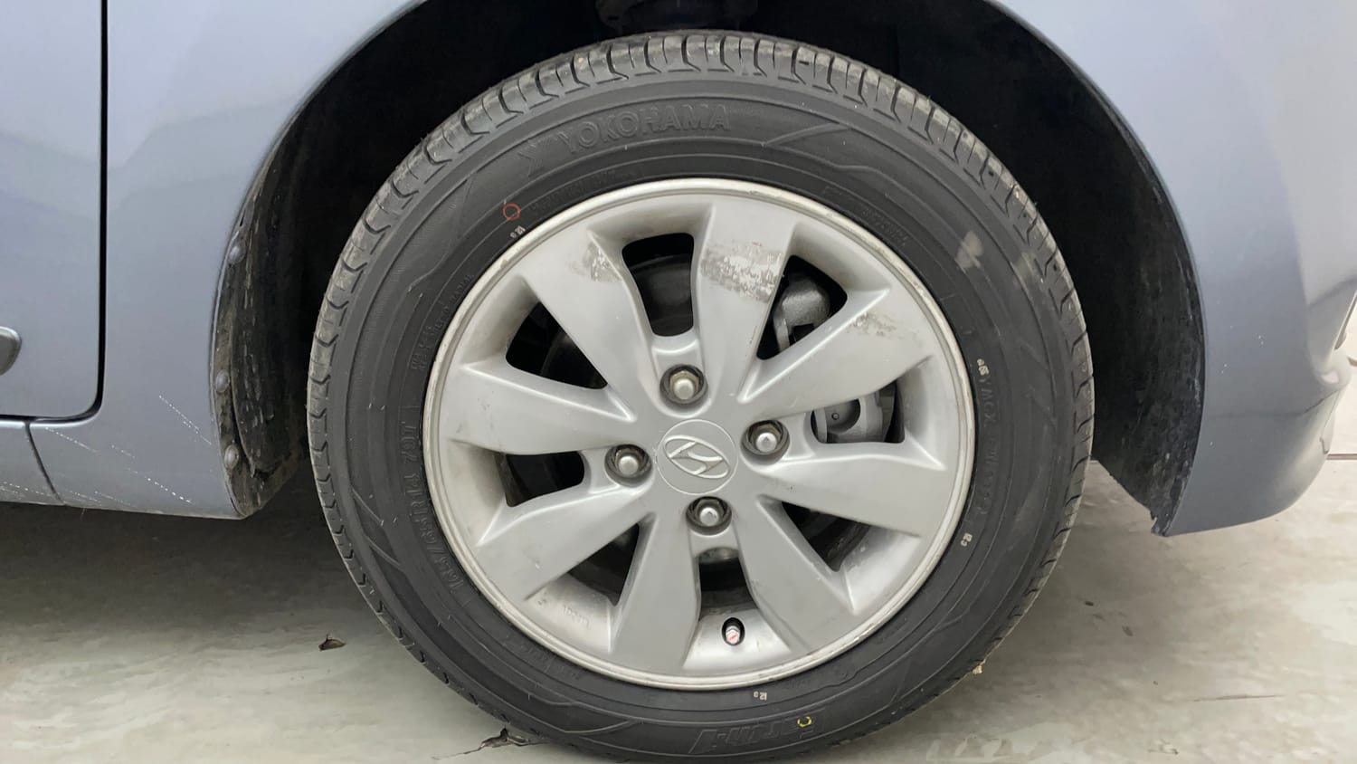 Used 2016 Hyundai Xcent SX 1.2 Petrol Manual tyres RIGHT FRONT TYRE RIM VIEW