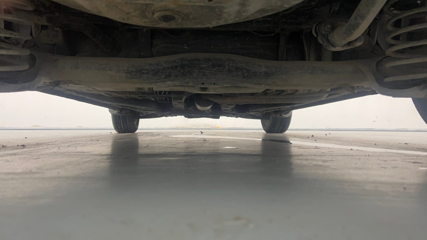 Used 2015 Honda Amaze 1.2 SX i-VTEC Petrol Manual extra REAR UNDERBODY VIEW (TAKEN FROM REAR)